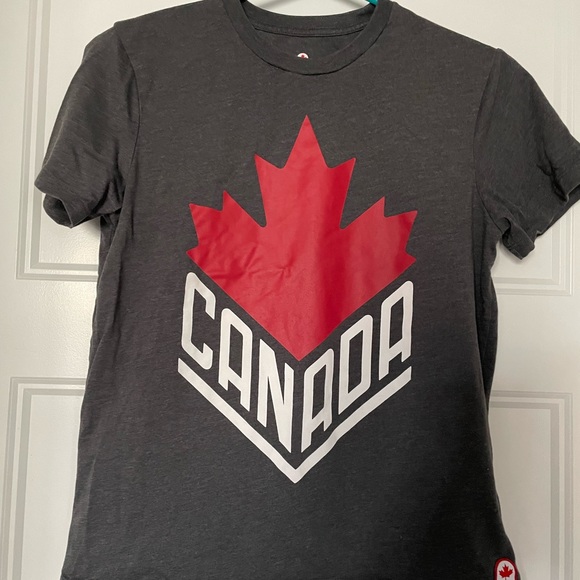 3 for $50 Canada day T-shirts - Picture 4 of 9
